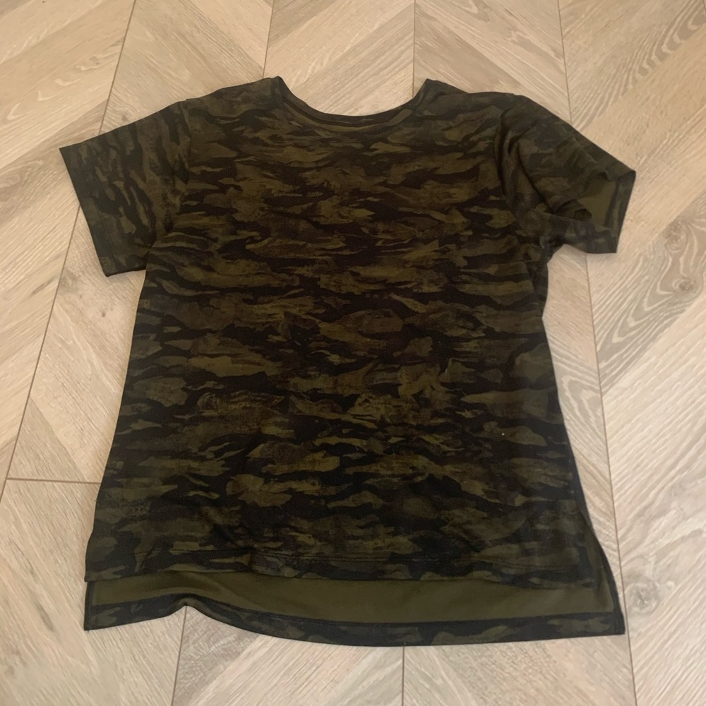 Lululemon Camo Green Short Sleeve T-shirt 6